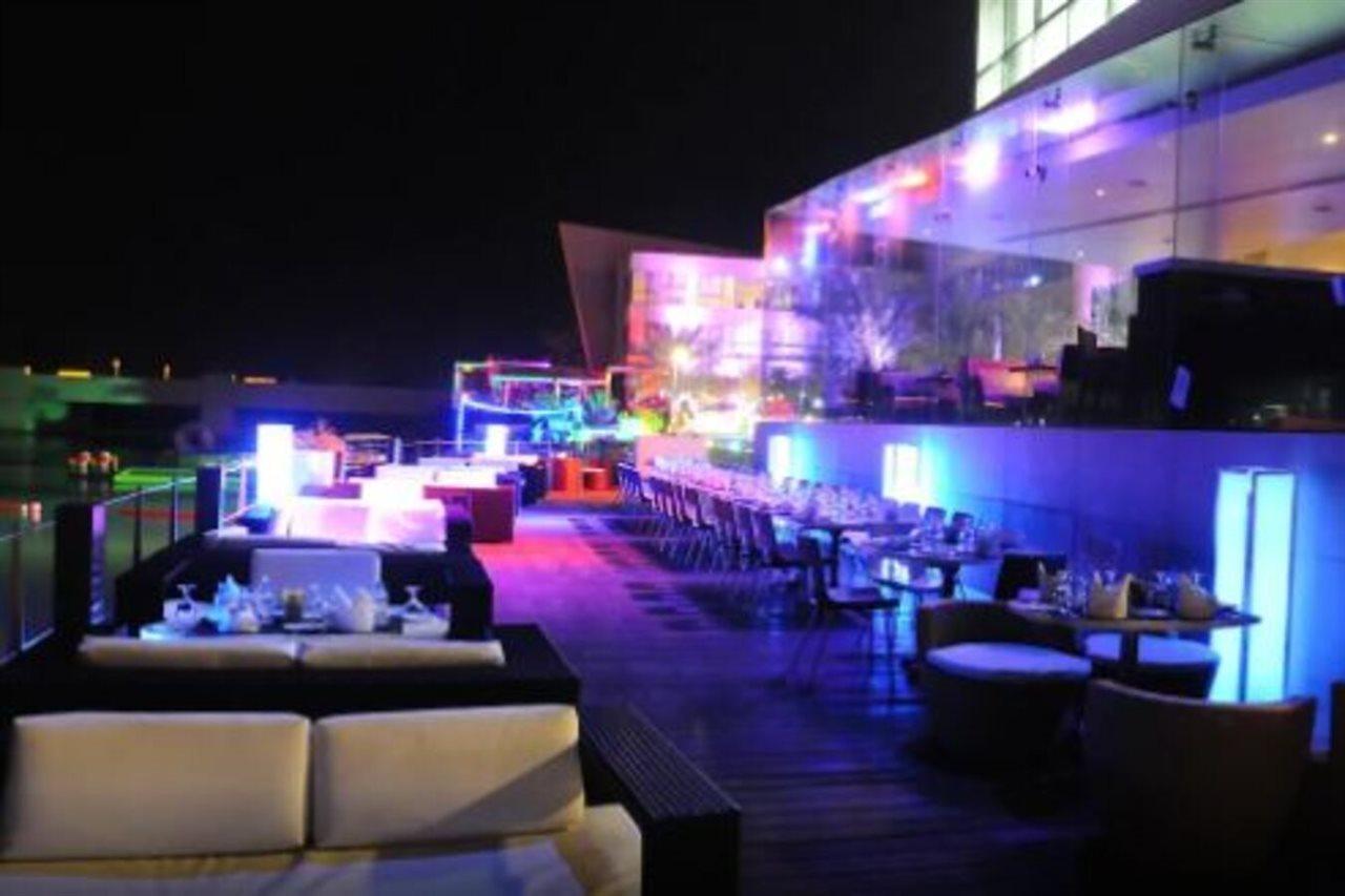 Sea Loft Villas Manama Exteriör bild
