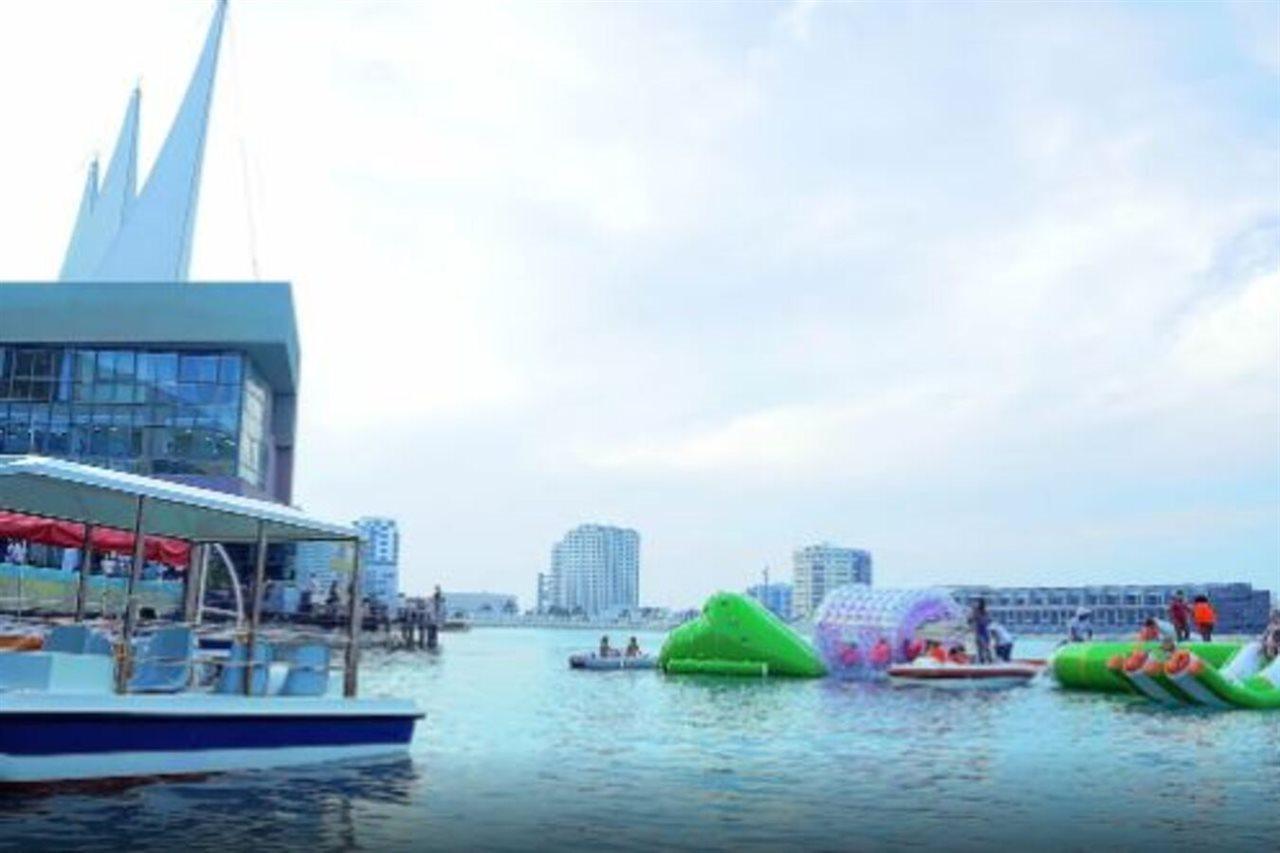 Sea Loft Villas Manama Exteriör bild